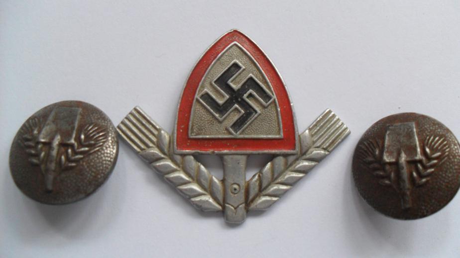 WW2 German RAD Labour Cap Badge and Buttons