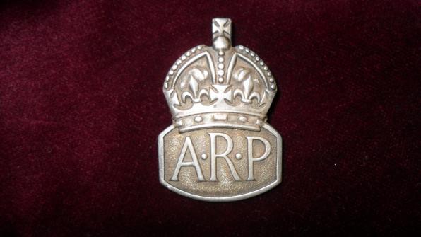 WW2 Silver ARP Badge (Mans Button Hole Pattern).