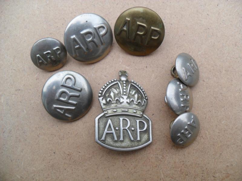 WW2 Ladies ARP Badge + Buttons