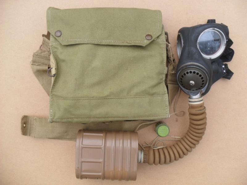 Excellent Un-issued 1939 MKV Respirator & MKVI Haversack