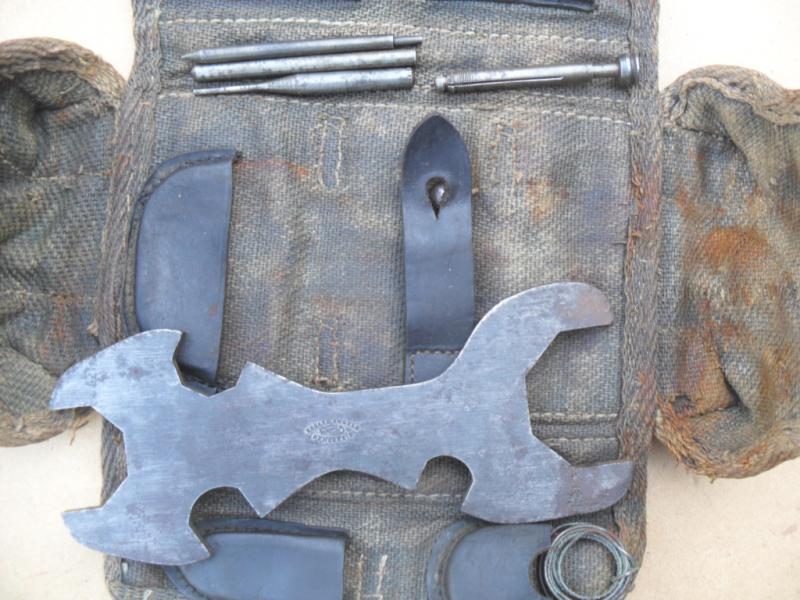 Extremely Rare WW1 German Ersatz M.G.08 Tool Kit