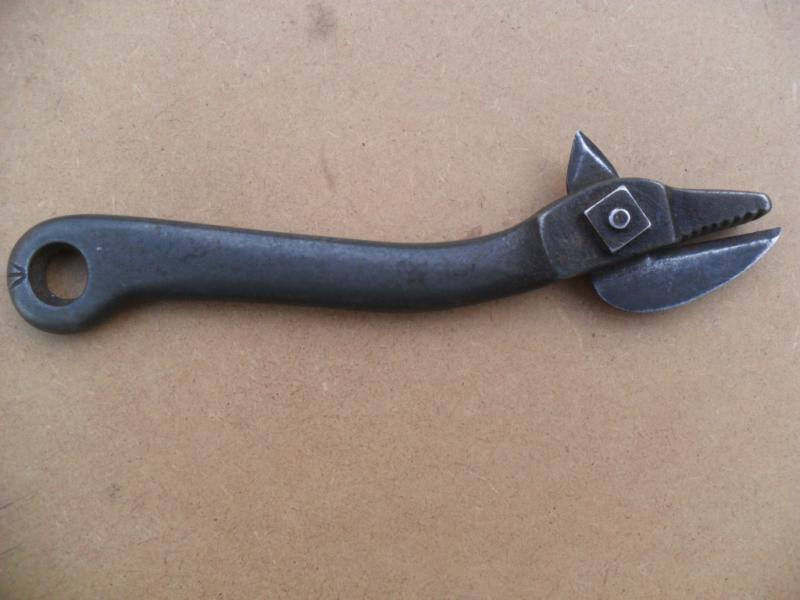 WW1 British 'Bully Beef` Tin Opener