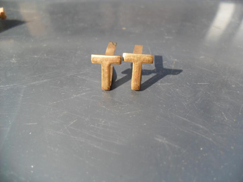 WW1 Period Territorial Letter `T' Collar badges