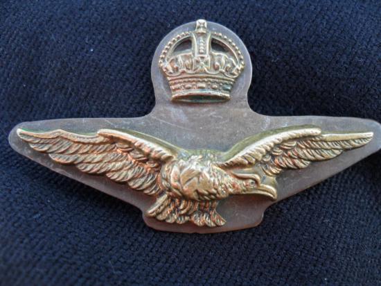 WW2 RAF Officer's Cap Badge