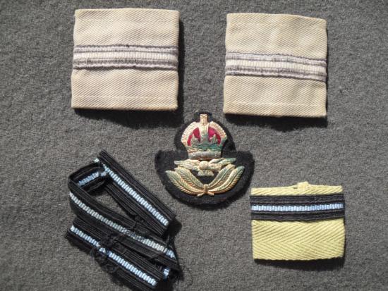 RAF Flying Officer's Tropical Slip-on Group & K/C Beret Badge