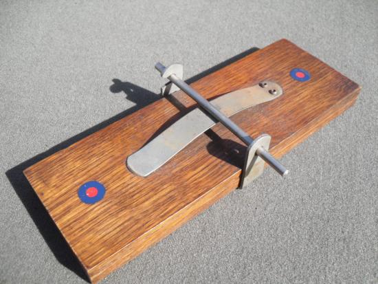 Pre/Early WW2 RAF ''Everitt'' Tie Press